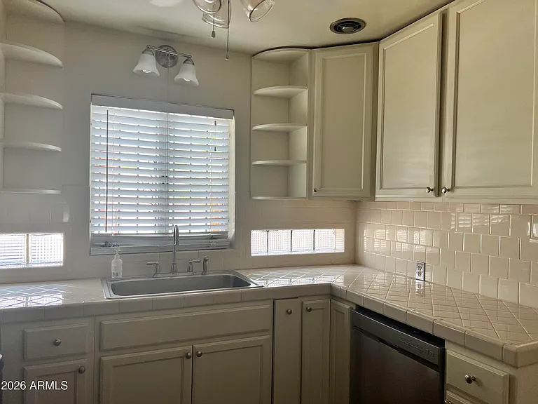 117 N Sawtelle Ave — Photo 7