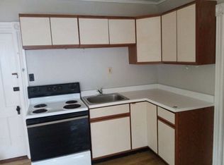 26 Tracy Ave #C, Jewett City, CT 06351