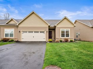 57 Golden Oaks Way, Rochester, NY 14624