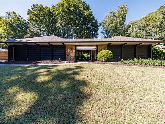 2nd image of 1185 Oakhaven Dr
