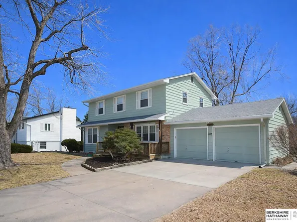1113 Hackney Dr, Papillion, NE 68046