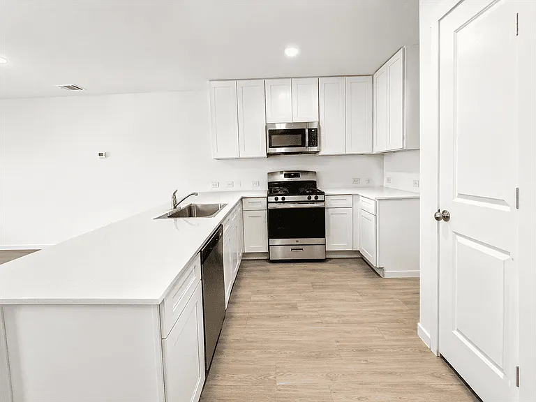 3514 Hilts Trl — Photo 3