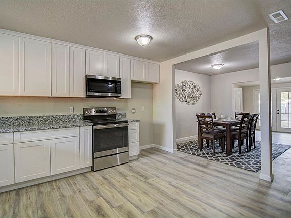 5th image of 6817 Whitsett Dr