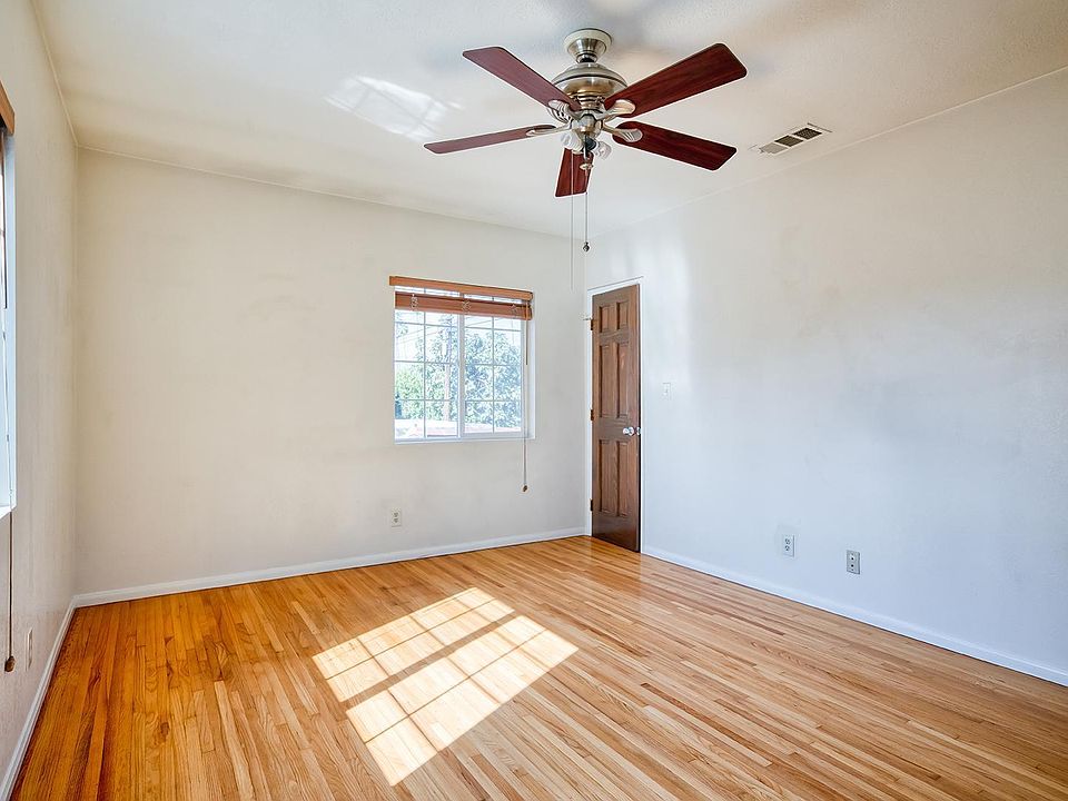 1st image of 3817 Revere Ave