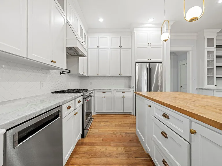 301 Cordell St — Photo 9