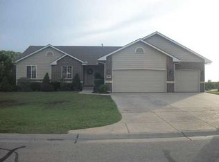 1409 Clubhouse Ct, Andover, KS 67002