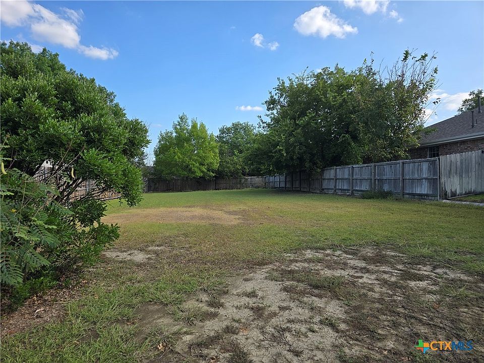 2nd image of 1655 Lantana Cir