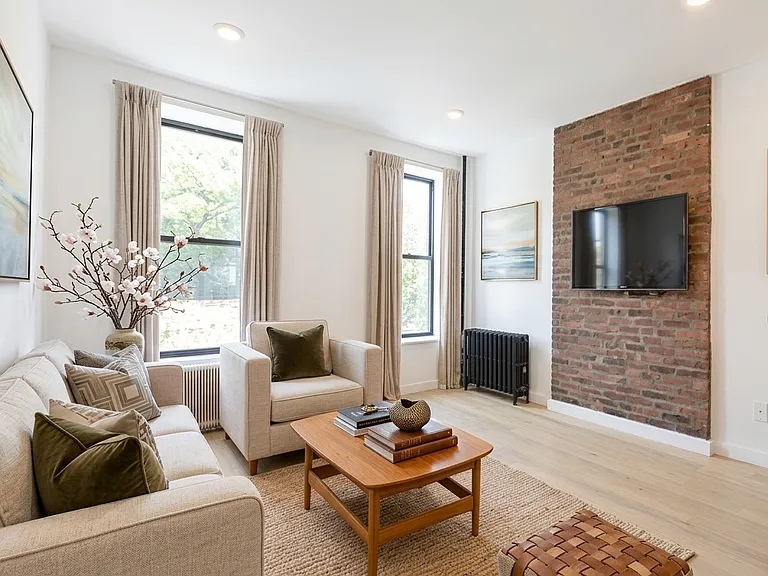 197 Prospect Ave #1R — Photo 1