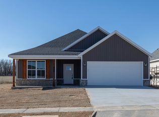 142 Nebo St, Prairie Grove, AR 72753