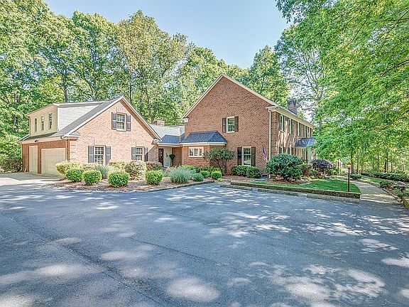 2nd image of 3406 Country Club Dr