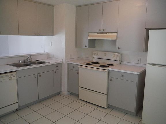 4th image of 1527 Schoolhouse St Ste B4