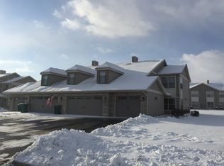947 Buckingham Ln, Sycamore, IL 60178