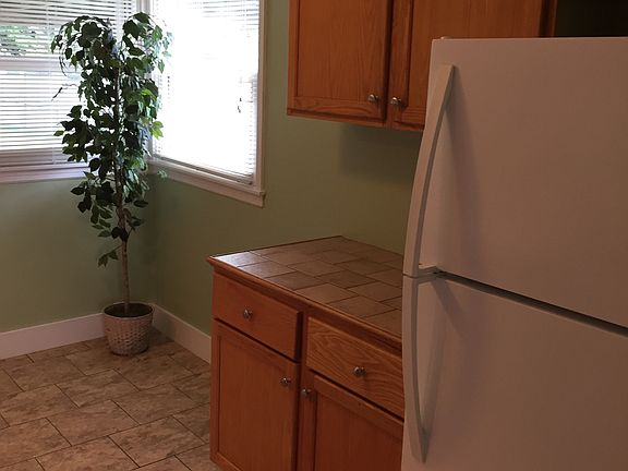 4th image of 1321 Edgewood Dr