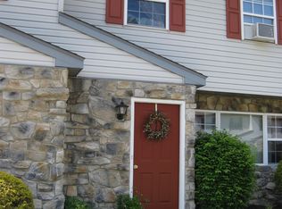 220 Magnolia St, Fleetwood, PA 19522
