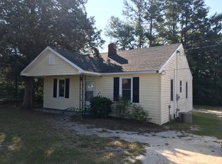102 Lake Ave, Spring Lake, NC 28390