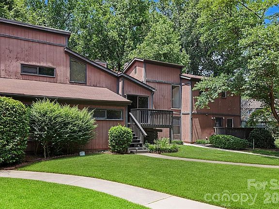 2nd image of 6102 Honeysuckle Ln