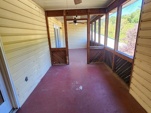 3rd image of 424 Harrodsburg Ln APT 7