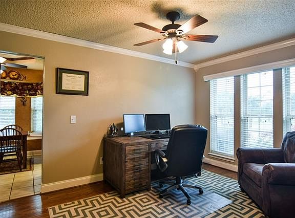 3rd image of 1002 N Allen Heights Dr