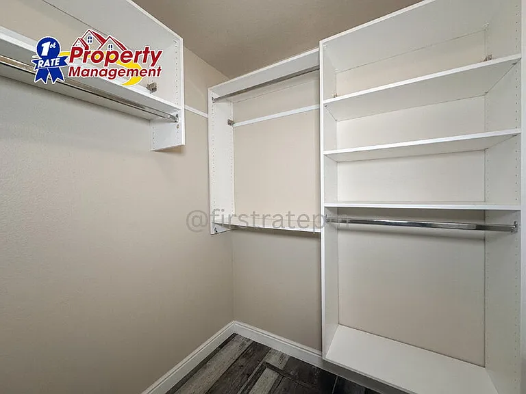 10154 W Garverdale Ln #201 — Photo 16