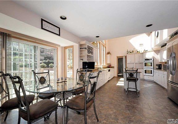 4th image of 36 Clayton Dr