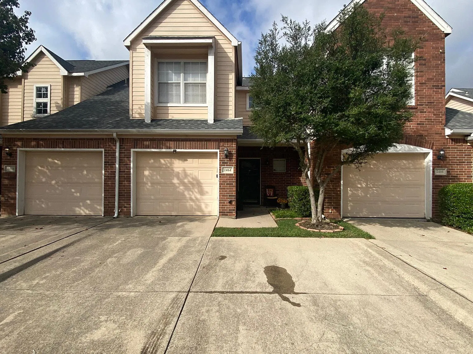 2464 Southcourt Cir — Photo 4