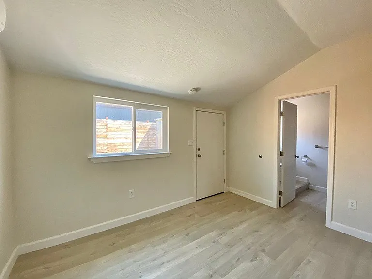 1407 Vale Ave — Photo 10