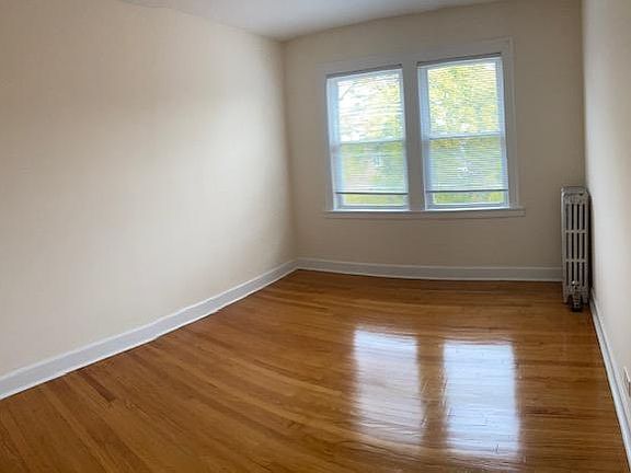 4th image of 2623 W Farragut Ave APT 3A