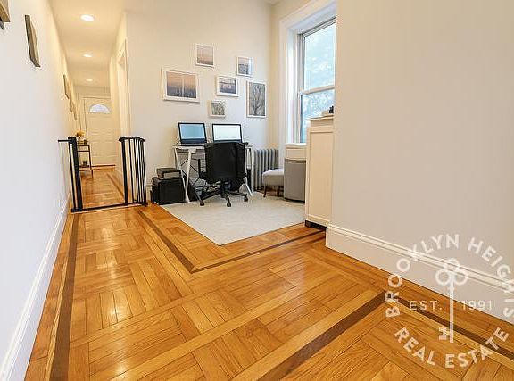 4th image of 520 Henry St APT 3