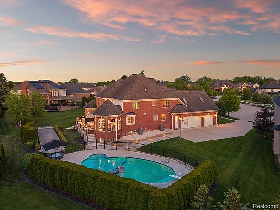 2nd image of 56074 Lario Ct