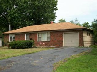 200 NE 67th St, Gladstone, MO 64118