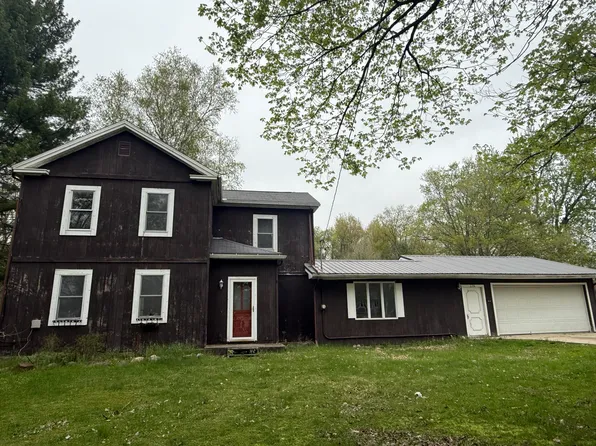 236 W Main St, Vermontville, MI 49096