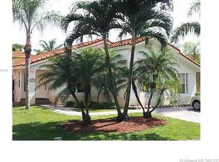 16473 SW 99th St, Miami, FL 33196