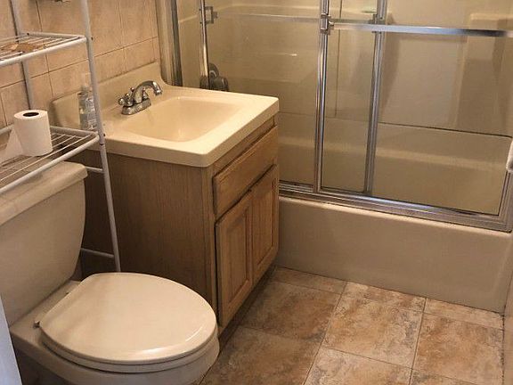 5th image of 2648 29th St APT 3A