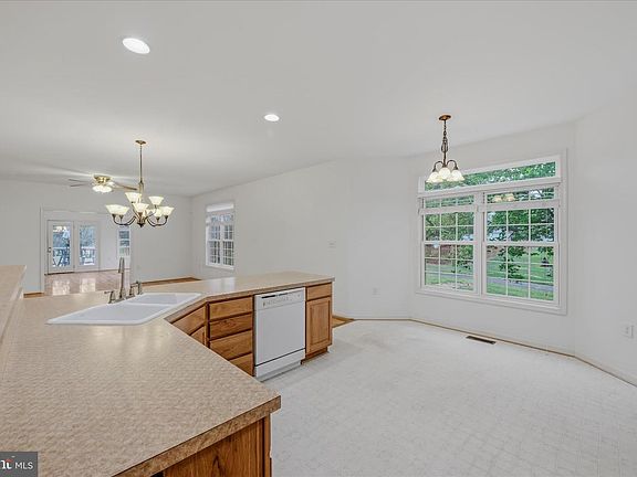 5th image of 309 Brookline Dr