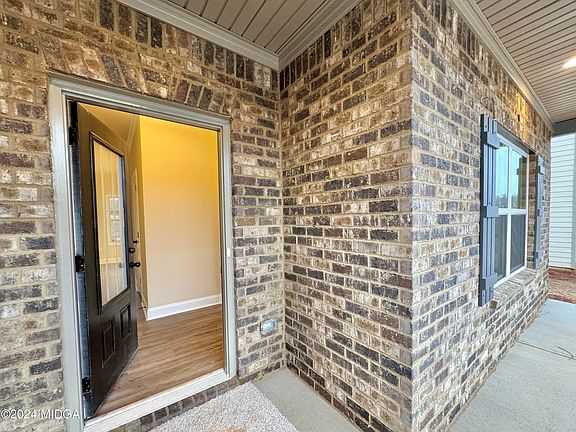3rd image of 250 White Elm Ln #179