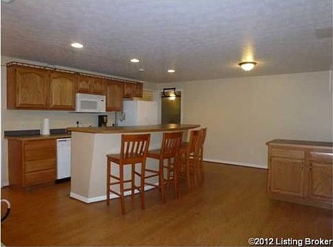 4th image of 332 Blackberry Cir