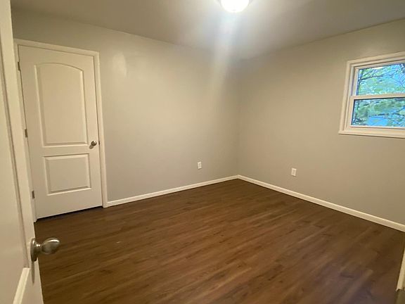 3rd image of 2494 Schon Dr