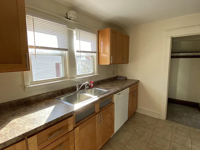 92 Carrollton Ave — Photo 2