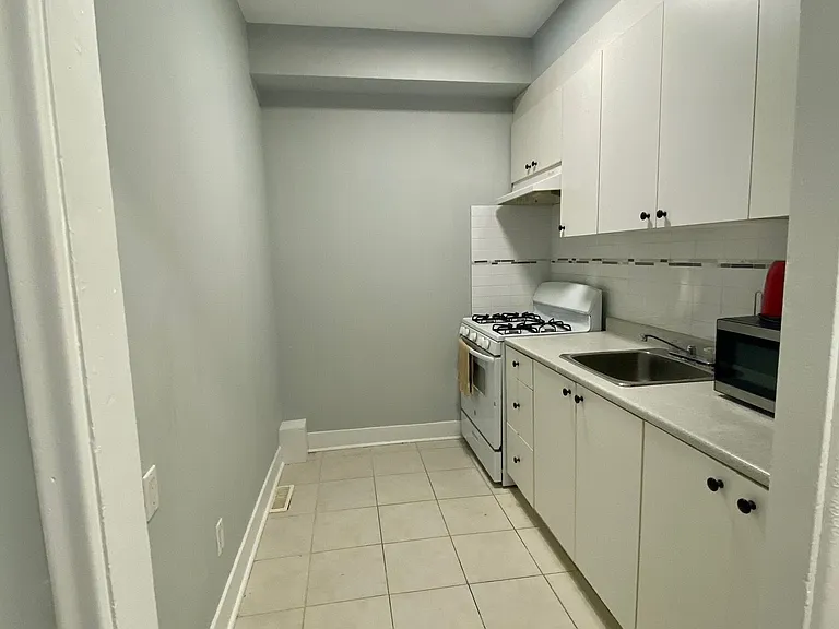 280 Annette St #1 — Photo 7