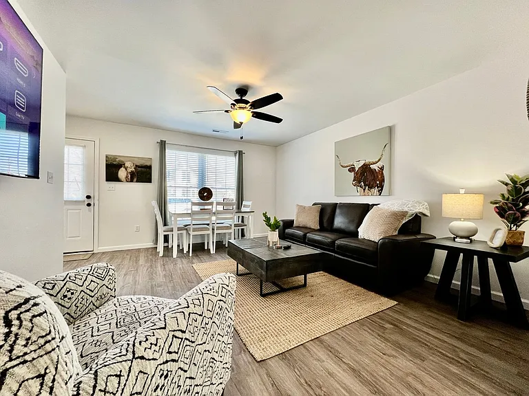 815 W Pearl St #C — Photo 16