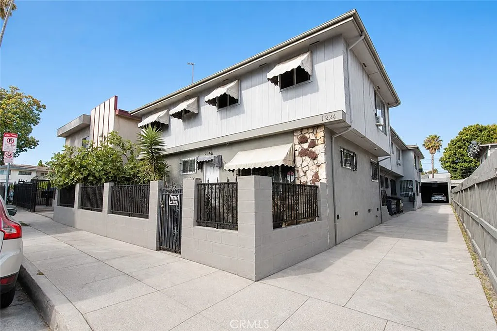 1 bed, 800 sqft, $1,995 — Photo 1