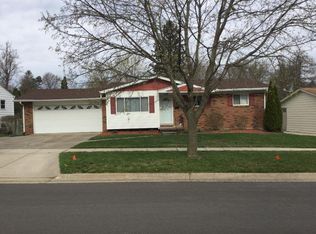 416 Laurie Dr, Flushing, MI 48433