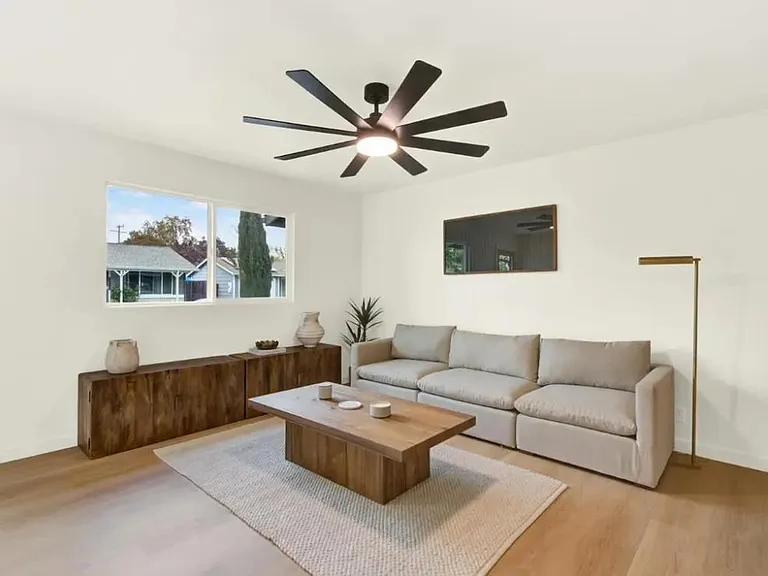 6610 Oak Leaf Ct — Photo 3