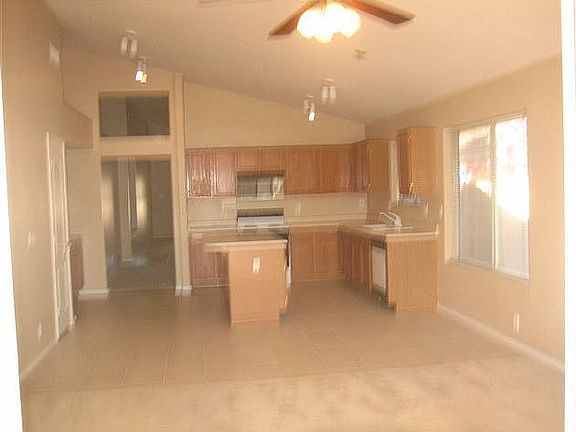 Kitchenw/Tile Flooring