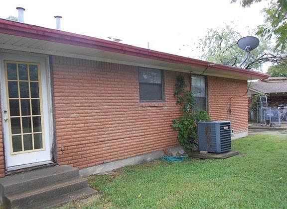 3rd image of 3605 Chaffin Dr