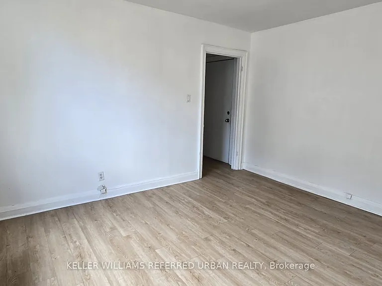 137 Eglinton Ave W #28 — Photo 2