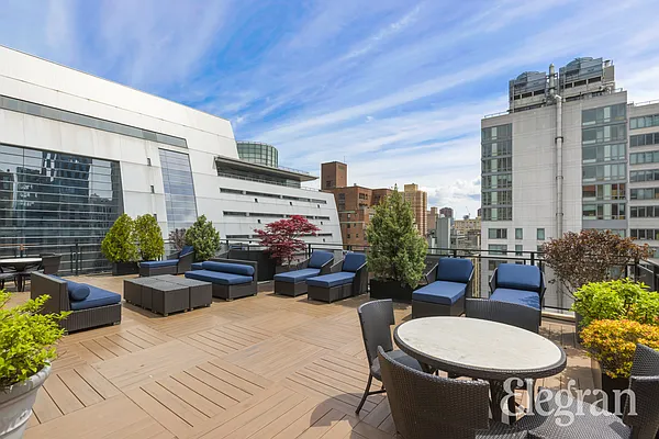 Sold by (Legacy) Elegran | media 21