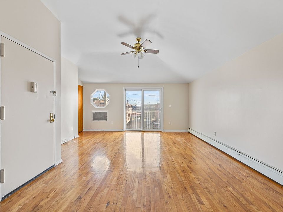 1st image of 996 E 58th St Floor 1