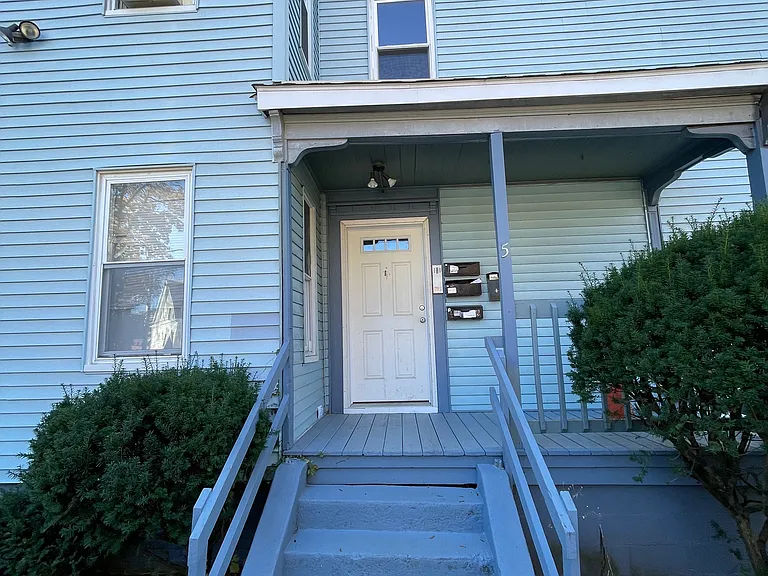 5 Freeland Ter #1 — Photo 8