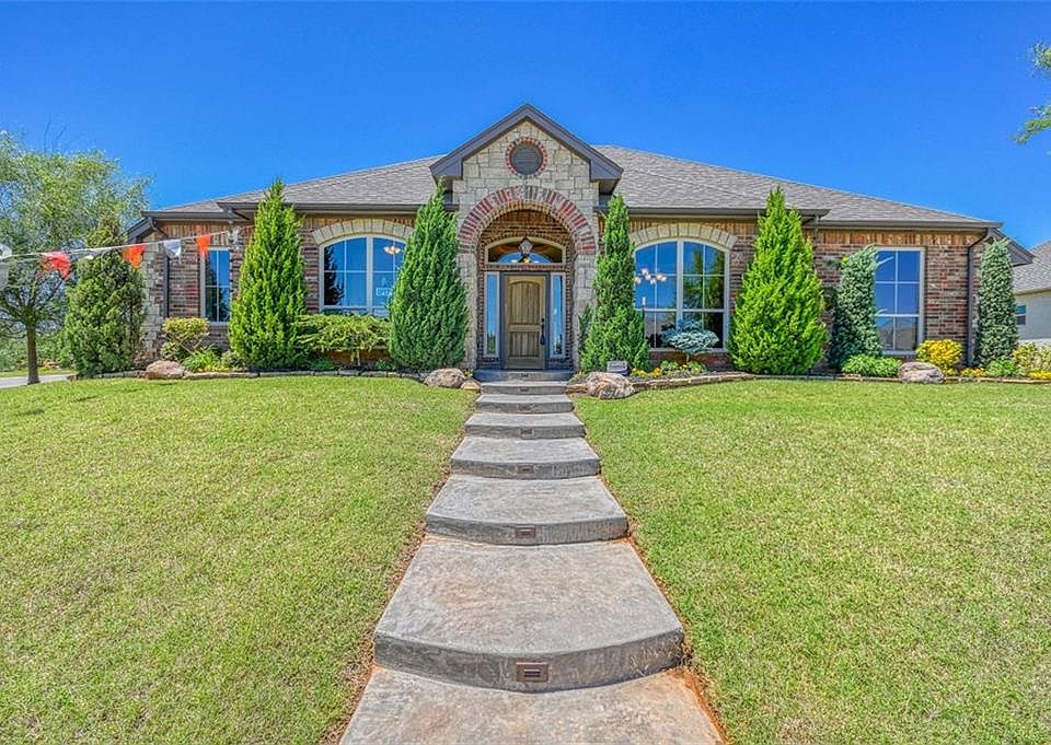 1st image of 3000 Lochinver Dr